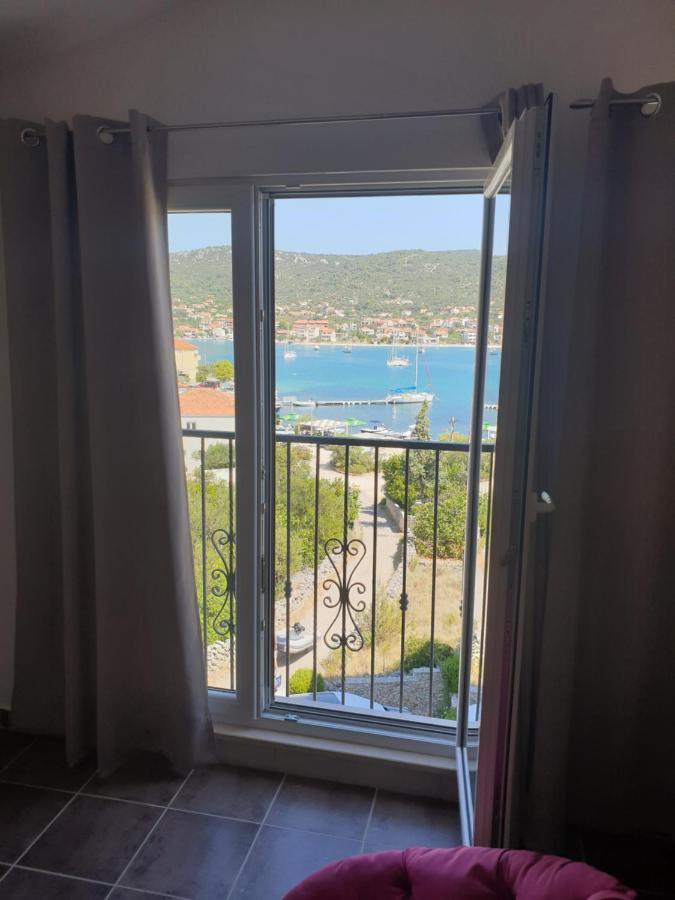 Apartments Zdenka Vinišće 외부 사진