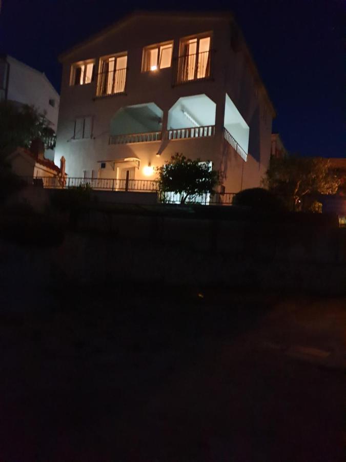 Apartments Zdenka Vinišće 외부 사진