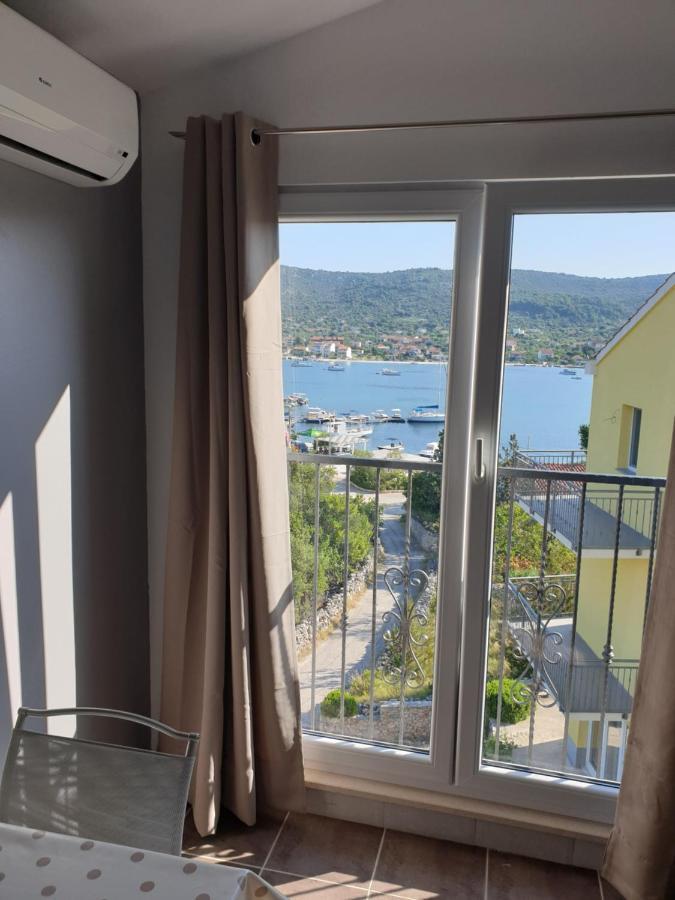 Apartments Zdenka Vinišće 외부 사진
