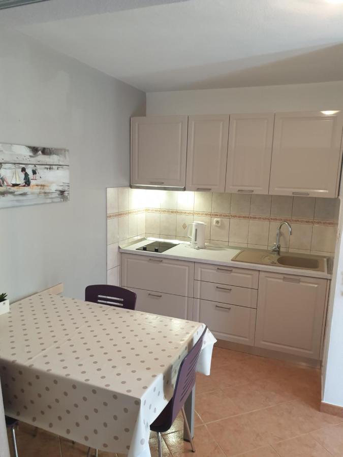 Apartments Zdenka Vinišće 외부 사진