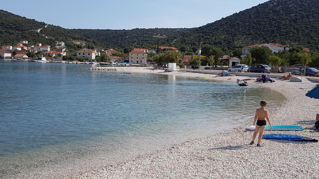 Apartments Zdenka Vinišće 외부 사진